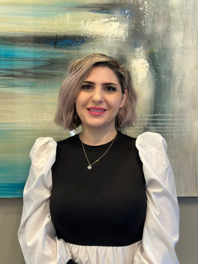 Nail technician at VIP Santé et Beauté